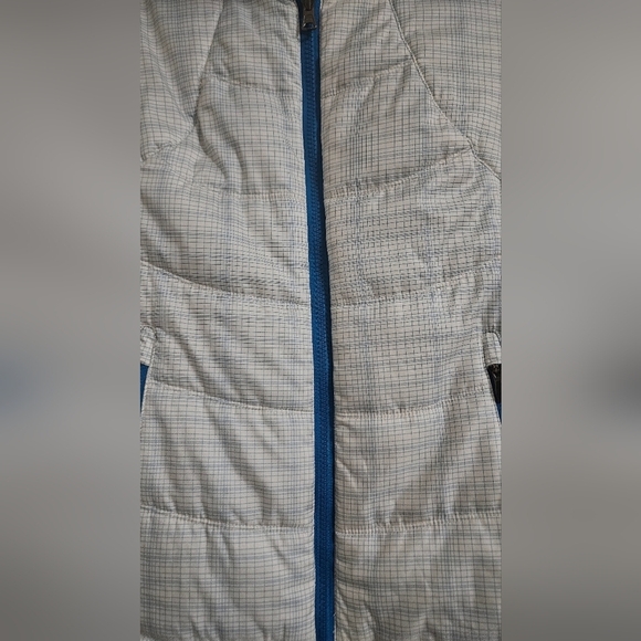 COLUMBIA Omni heat Powder lite full zip jacket. Blue/white plaid. Size Small - Picture 8 of 16